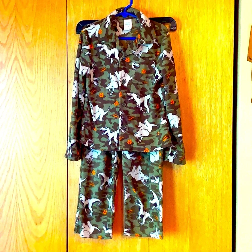 Boy’s size M 8 fleece 2 piece dinosaur print pajama set pjs pajamas shirt pants